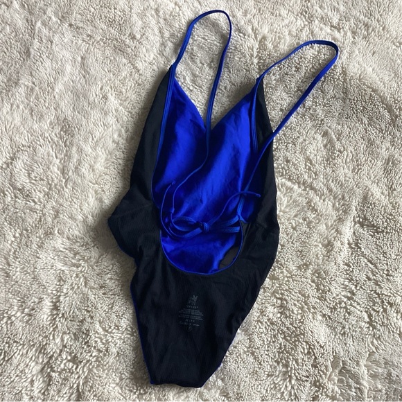 Jolyn Steve 2 - Beach Lounger Onesie - Picture 5 of 8